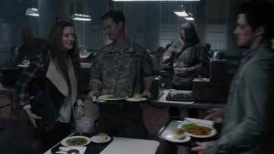 Hi. - Falling Skies