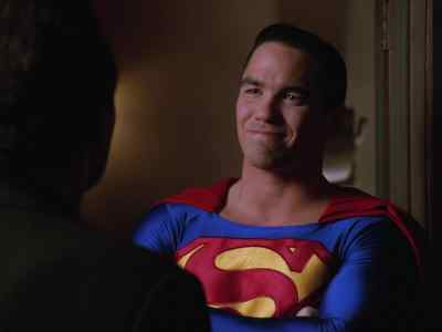 Hi. - Lois & Clark: The New Adventures of Superman