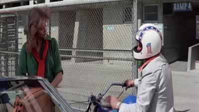 Hi. - Viva Knievel!