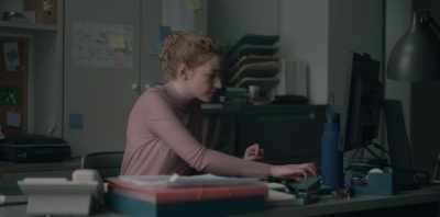 - Hi.
- The new assistant is here. - The Assistant
