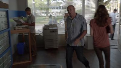 Hi, there.
I need to pick up a package. - Psych