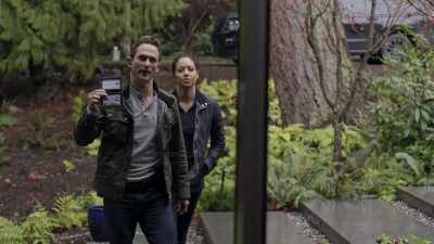 Hi, there.
I’m Agent Bryan Beneventi. - Debris