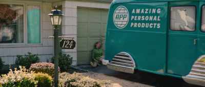 Hi, there. I'm out
delivering smiles. - Hello Tomorrow!