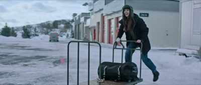 - Hi, Tuva!
- Hi! - Breaking Surface