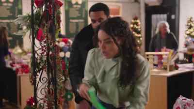 Hi. Um... I'm sorry.
I didn't know who else to call. - Unwrapping Christmas: Mia's Prince