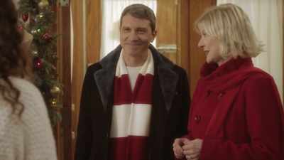 Hi.
Well, I'll let you
two catch up. - Always and Forever Christmas