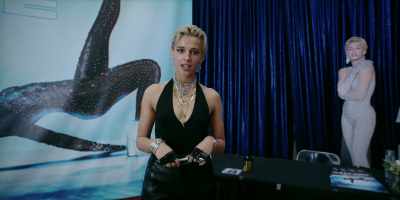Hi. What'’s your name? - Smile 2
