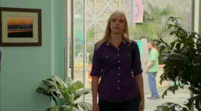 Hi. Would you like to see some beachfront condos? - Cougar Town