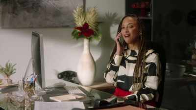 Hi. Yeah, this is Sara Miller. - How to Fall in Love by Christmas