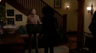Hi. Your mom's in the kitchen. - Grey's Anatomy