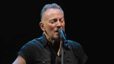 ♪ Hiding on the backstreets ♪ - Road Diary: Bruce Springsteen and The E Street Band