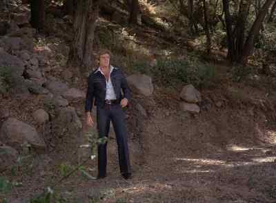 (HIGH-PITCHED ALIEN SOUND) - The Six Million Dollar Man