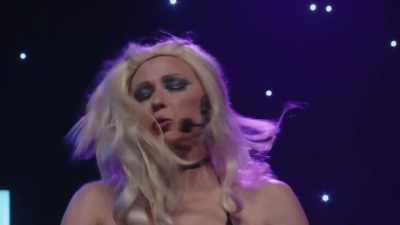 (high pitched murmuring at rapid speed) - Courtney Pauroso: Vanessa 5000