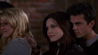 High school kids. - One Tree Hill