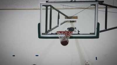 Highler now on top of the key
will launch a three! - Last Chance U: Basketball