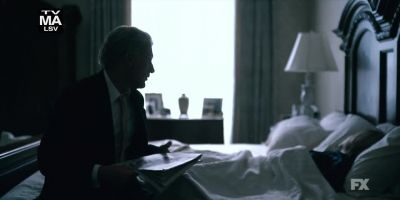 Hillary. Hillary, wake up. - American Horror Story