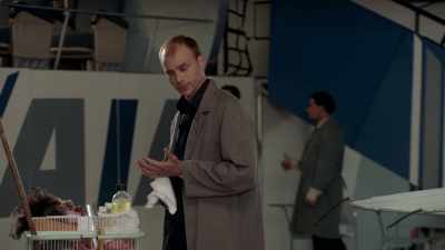 Him! Ask him!
He'll back me up. - Ms Fisher's Modern Murder Mysteries