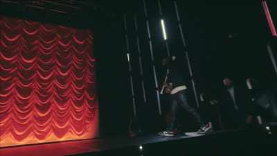[hip-hop music playing] - Kevin Hart & Chris Rock: Headliners Only