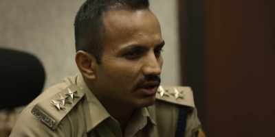 His background
is more important than hers. - Crime Stories: India Detectives