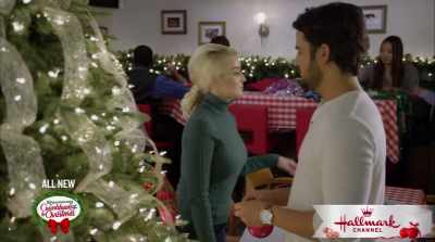 His dreams were
living in Manhattan, - The Mistletoe Secret