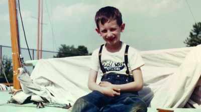 His father left, his parents got divorced,
it had a very traumatic effect on him. - In Search of Tomorrow