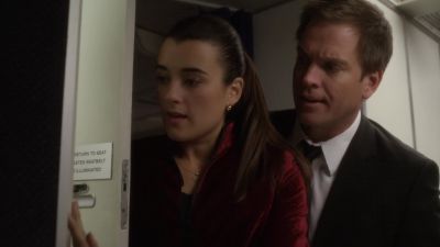 His gun is missing. - NCIS
