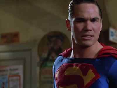 His head's back to normal,
and his powers seem to be gone. - Lois & Clark: The New Adventures of Superman
