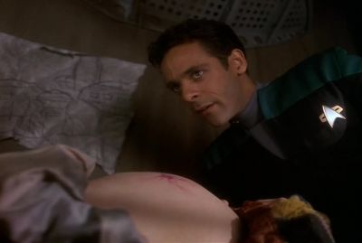 His head's over here now. - Star Trek: Deep Space Nine