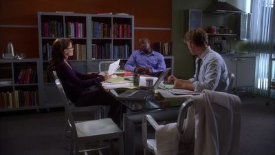 His mother, brother,
uncle and best friend - House