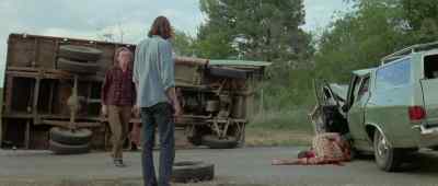 His neck is broke. - Two Lane Blacktop