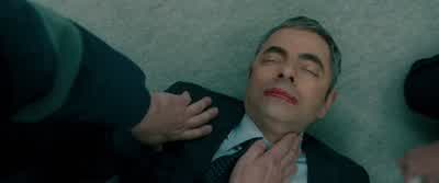 His pulse is dropping. - Johnny English Reborn