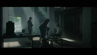 His things are here.
So he'll be back. - The Day of the Jackal