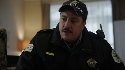 His thoracic cavity
is taking in air. - Chicago Fire