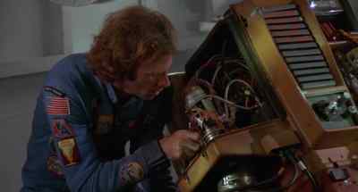 - (Hissing)
- Oh, no. That's okay, Huey. - Silent Running