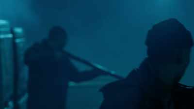 -[hissing]
-Oh! - Siren