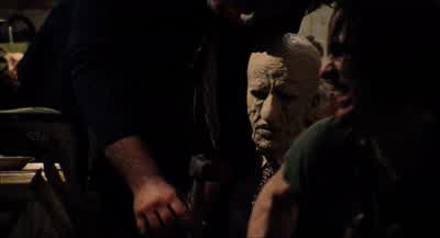 Hit her, grandpa! - The Texas Chain Saw Massacre