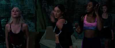 ♪ Hit it on them, hit it on them
Hit it on them ♪ - Step Sisters