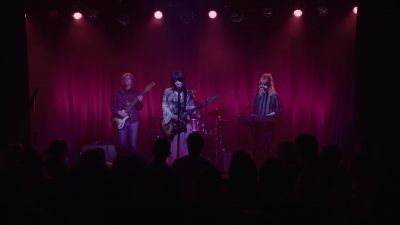♪ Hit the ground ♪ - Twin Peaks