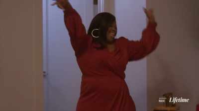 - ♪ hit the slo mo ♪ - Single Black Female