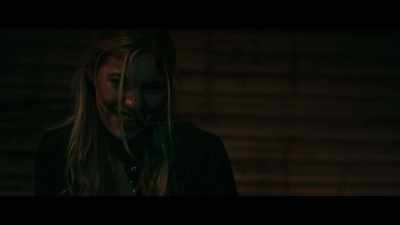 (hit thudding) (Gabbi crying) - Woman in the Maze