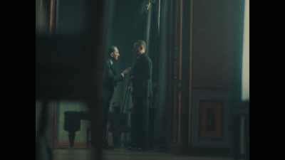 Hitler convinces Papen to delay his
visit to see Hindenburg, - Rise of the Nazis