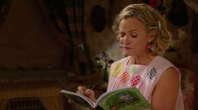 Hits -- the blunt force
that caved Helen's skull in. - At Home with Amy Sedaris