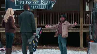 - Hitting the road?
- The reunion tour started last night. - A Bluegrass Christmas