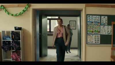 Hiya, class! - The Couple Next Door