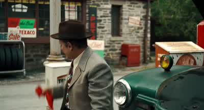 هل أدين لك بشيء؟ كلا، لا تدين لي بشيء. - The Irishman