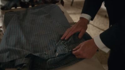 Hm.
It's a match. - Murdoch Mysteries