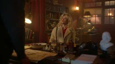 - Hmm!
- And I came to London to be... someone. - Funny Woman