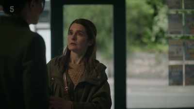Hmm? Dean's worried about you.
Come on, let's go. - The House Across the Street