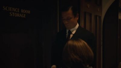 Hmm.
It's locked. - Murdoch Mysteries