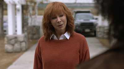 Hmm, you know anything
about the beef - Reba McEntire's The Hammer